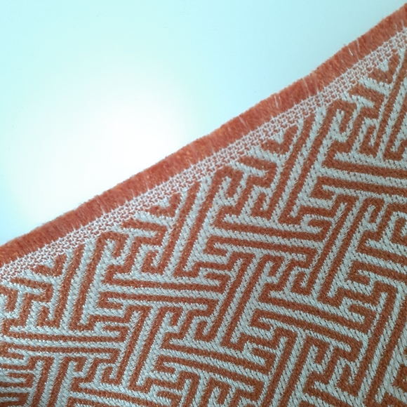 Throw - Picture 5 of 5